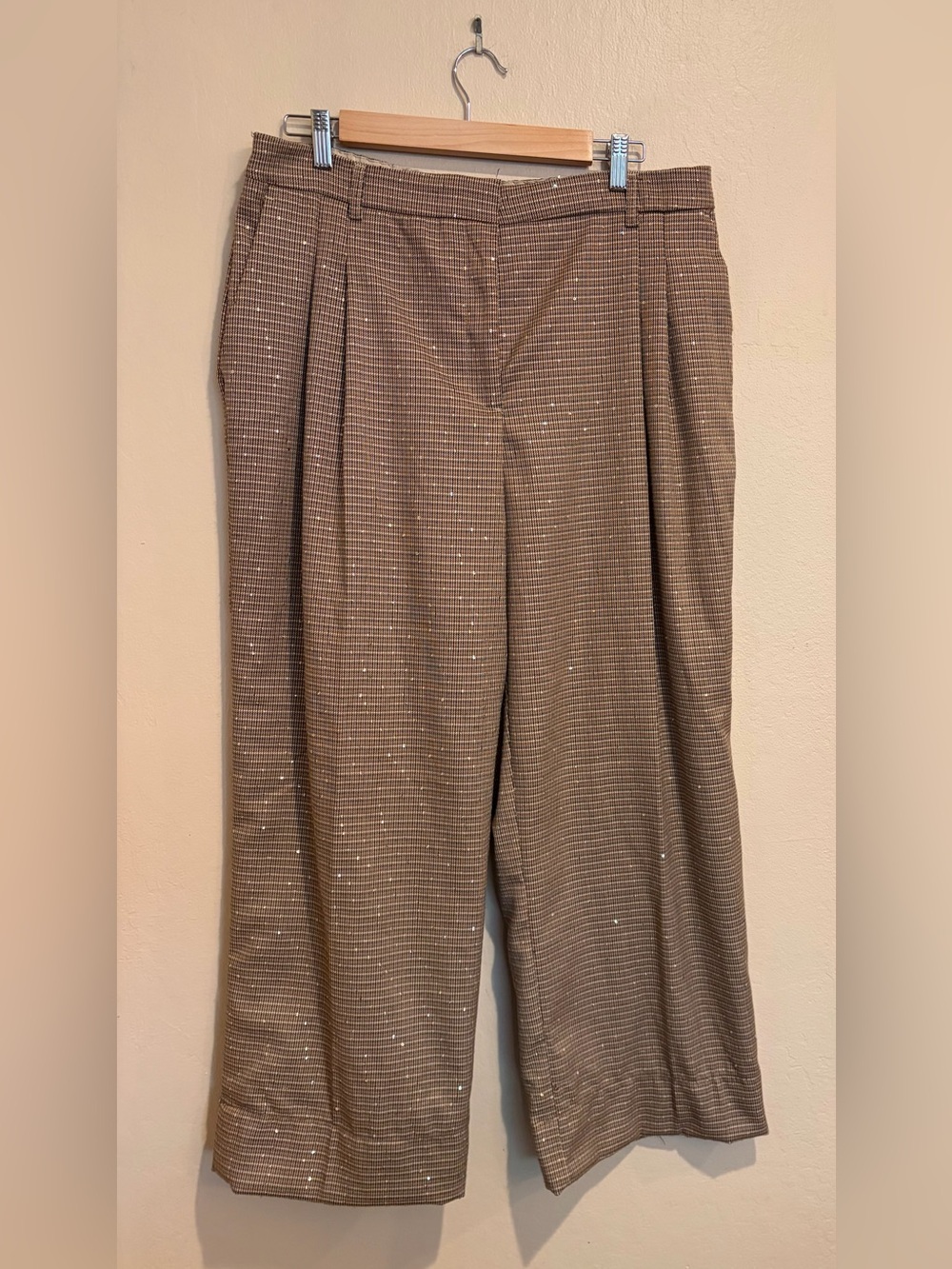 House of Harlow 1960 Beige Houndstooth Wide Trousers w/ Subtle Sparkles, size L